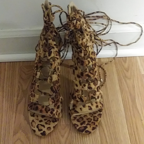 Leopard print stilleto heel pump - Picture 5 of 7
